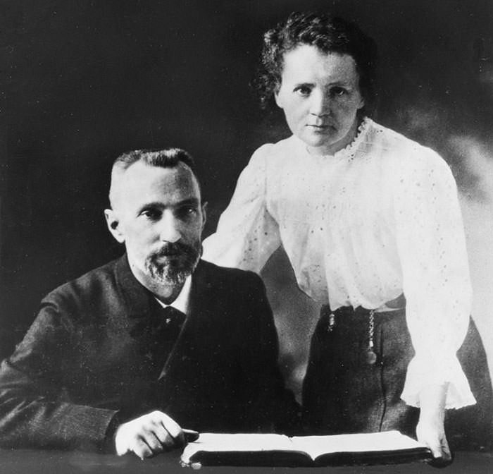 پیر کوری و همسرش ماری کوری برنده جایزه نوبل فیزیک 1903